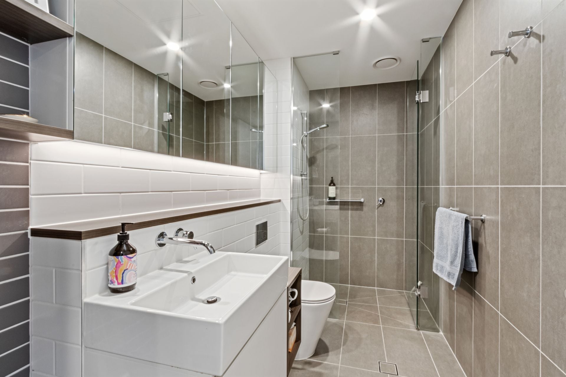 One Bedroom Apartment in East Brunswick Village