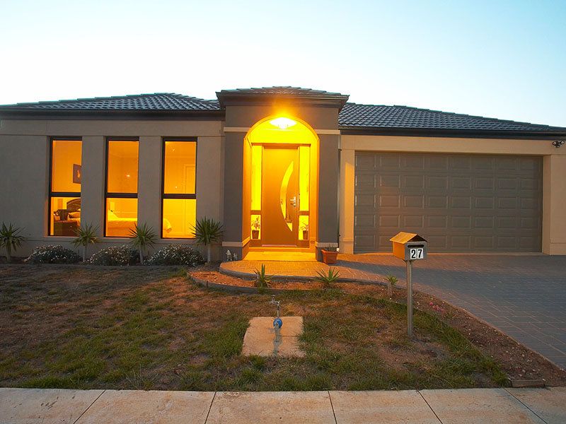 27 Gisborne Way, Caroline Springs - Thumbnail 2