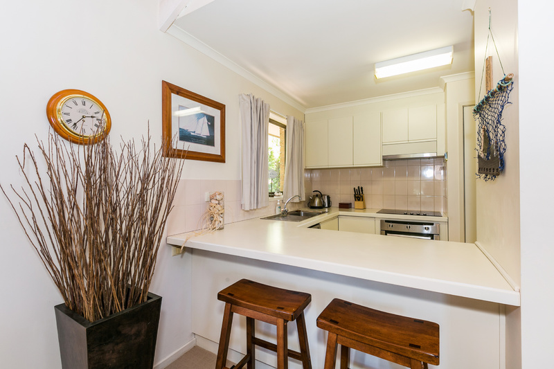 1/11-13 Belvedere Terrace LORNE VIC, Lorne - Thumbnail 4