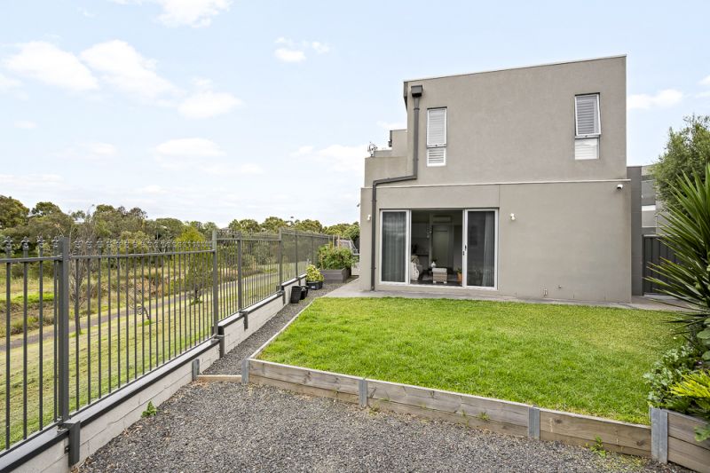 12/13 Greville Street