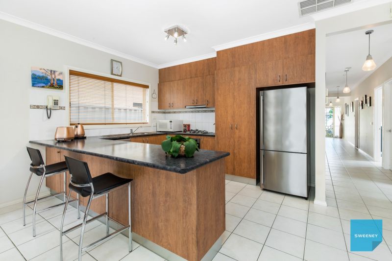 7 Broadhurst Way, Caroline Springs - Thumbnail 5
