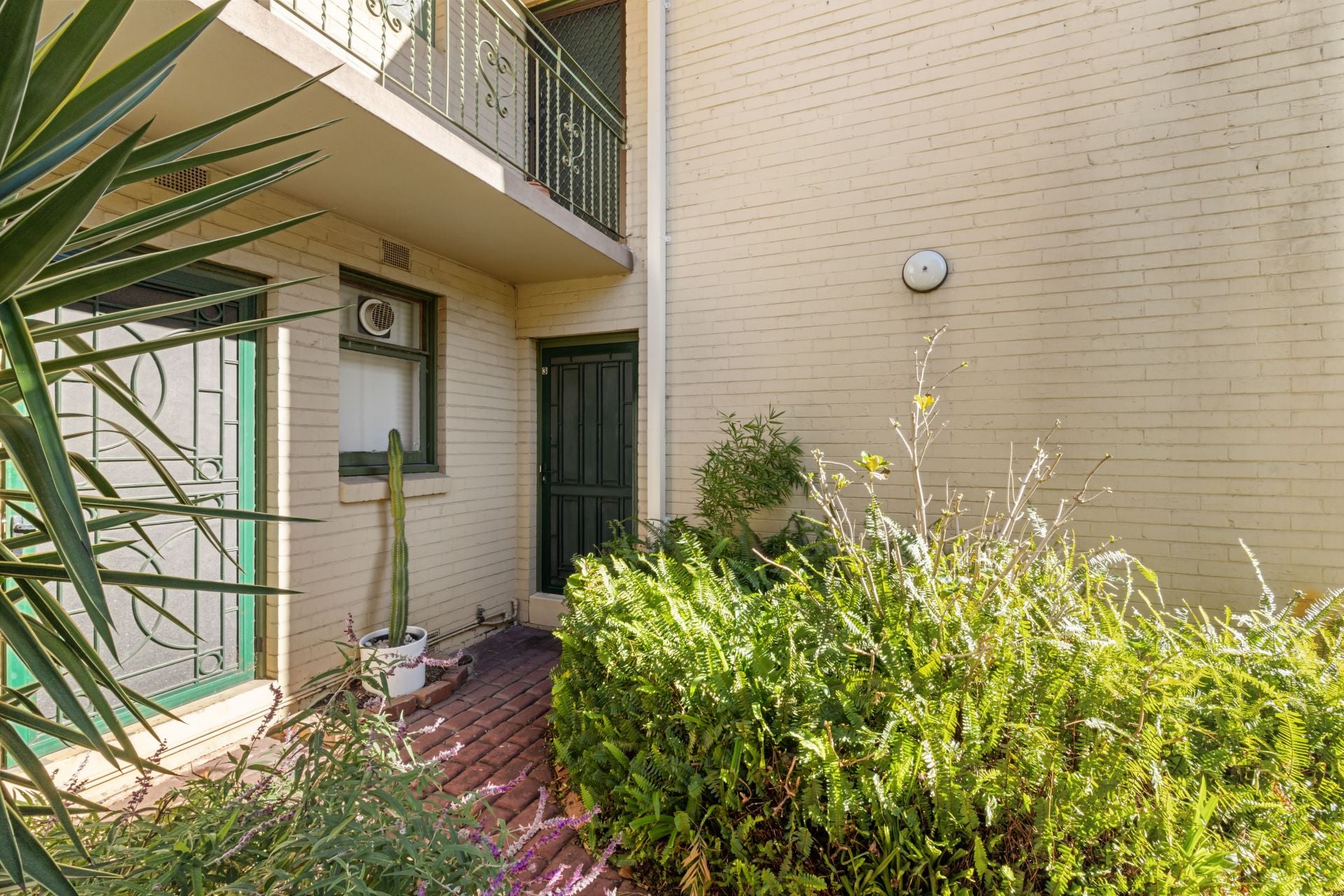 Spacious, Sunny And With Unrivalled Lifestyle Convenience