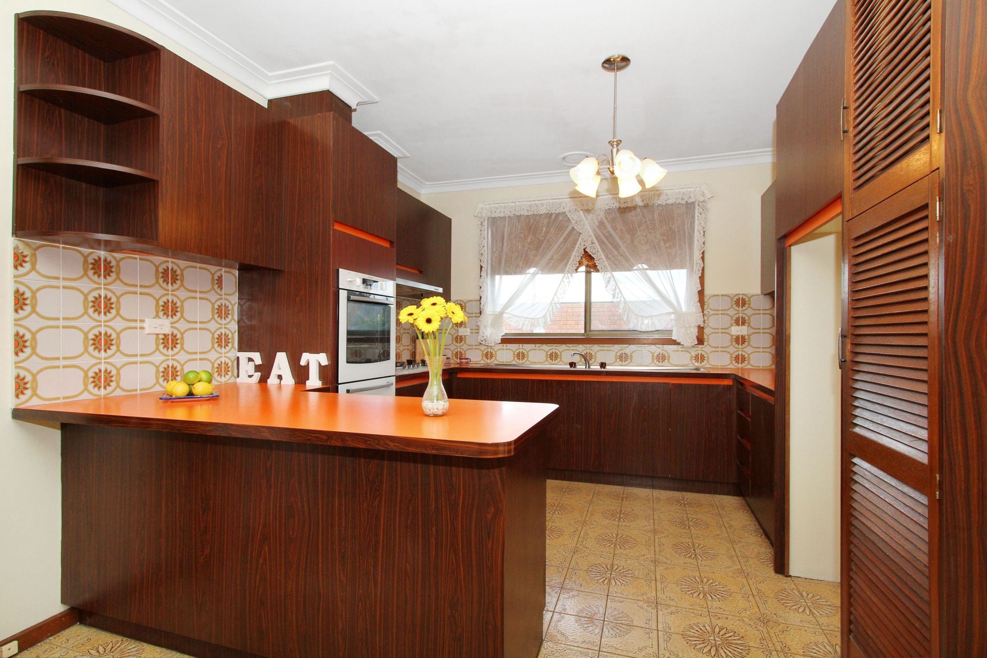 BEAUTIFULLY PRESENTED, METICULOUSLY MAINTAINED