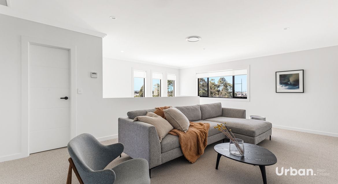 Colebee 1 Woodhall Close