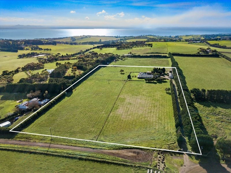 Sold property 2200000 for 235 Road Drysdale , VIC 3222