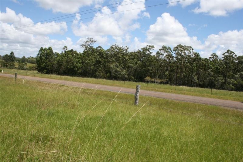 SOLD BY CARDOW & PARTNERS WOOLGOOLGA PH: 6654 1148