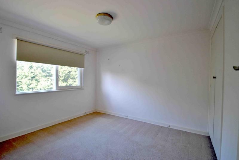 4 Furneaux Grove, St Kilda East - Thumbnail 5