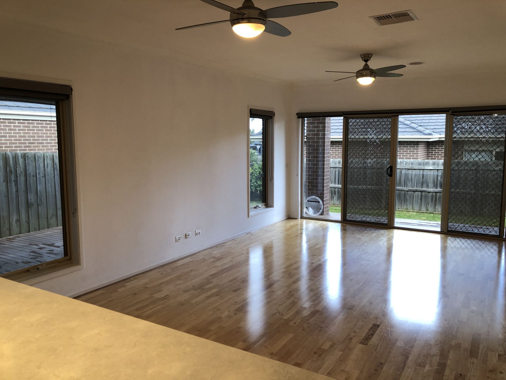 IDYLLIC FAMILY HOME WITH LOCATION TO MATCH   **UNDER APPLICATION**
