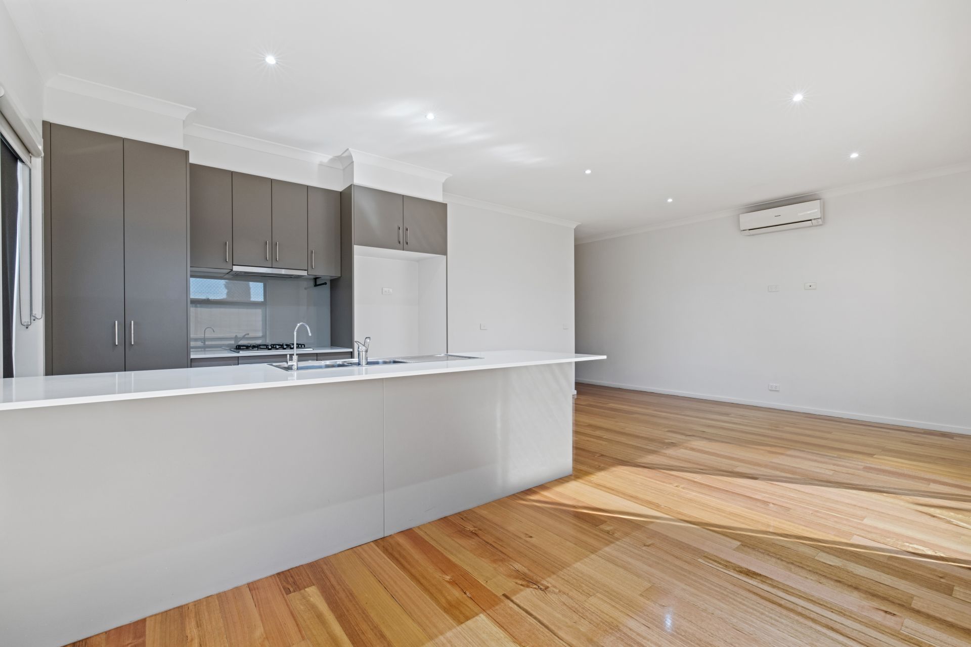 2 BEDROOM MODERN UNIT.