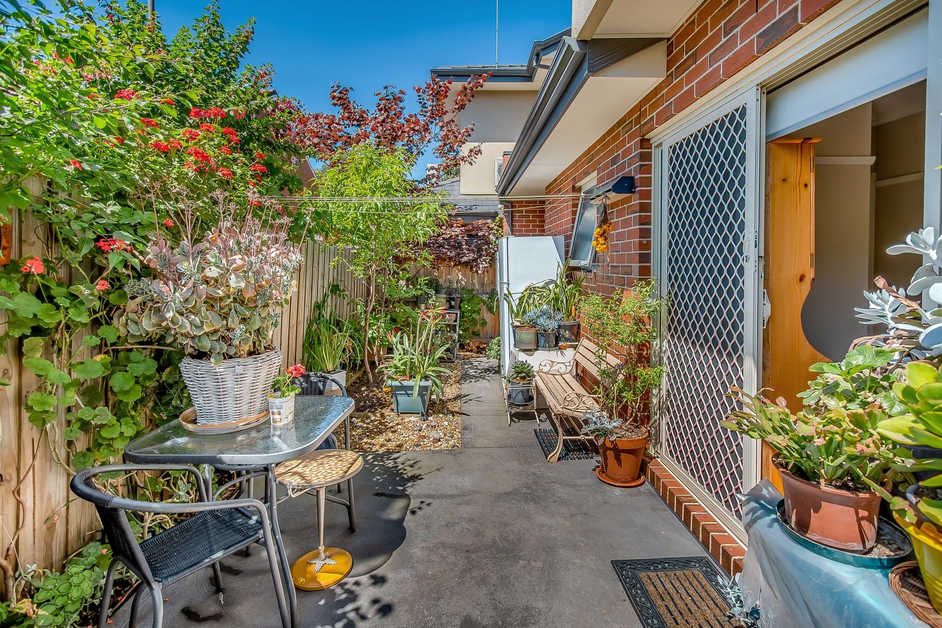Enticing Low-Maintenance Lifestyle