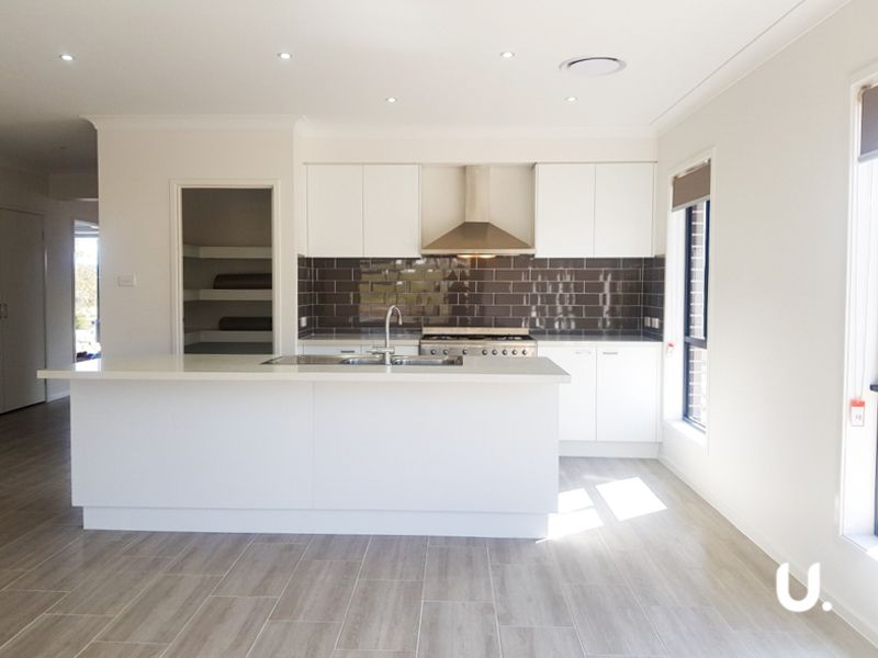 Chisholm 127 Billabong Parade