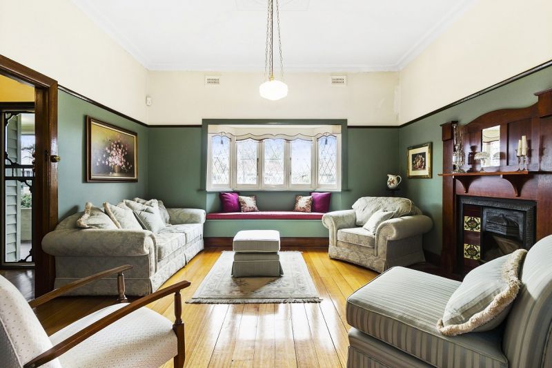 25 Kintore Crescent, Box Hill Mandy Lee Real Estate