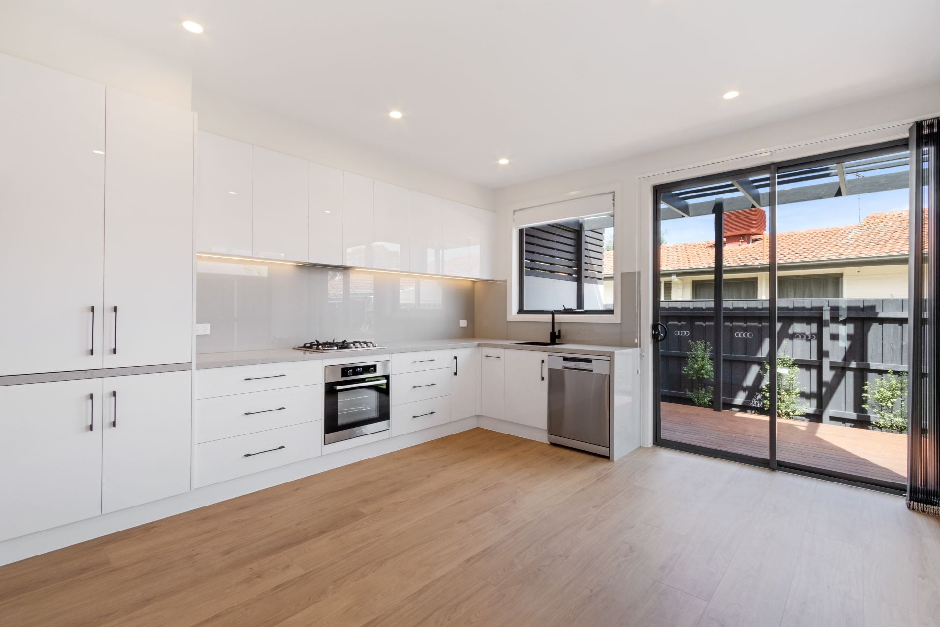 MODERN HOME IN THE HEART OF BUNDOORA