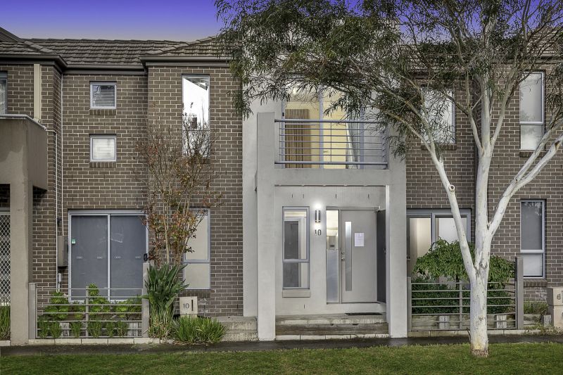 10 Marseilles Place, South Morang
