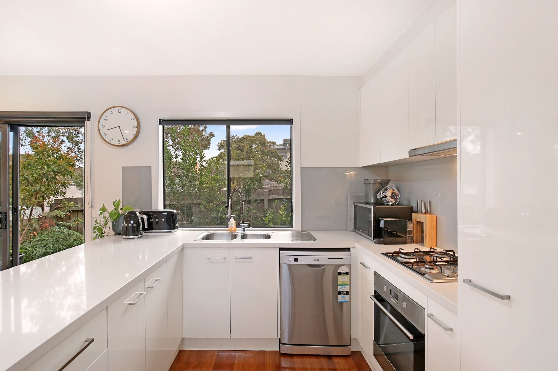 **Modern & Contemporary Living**