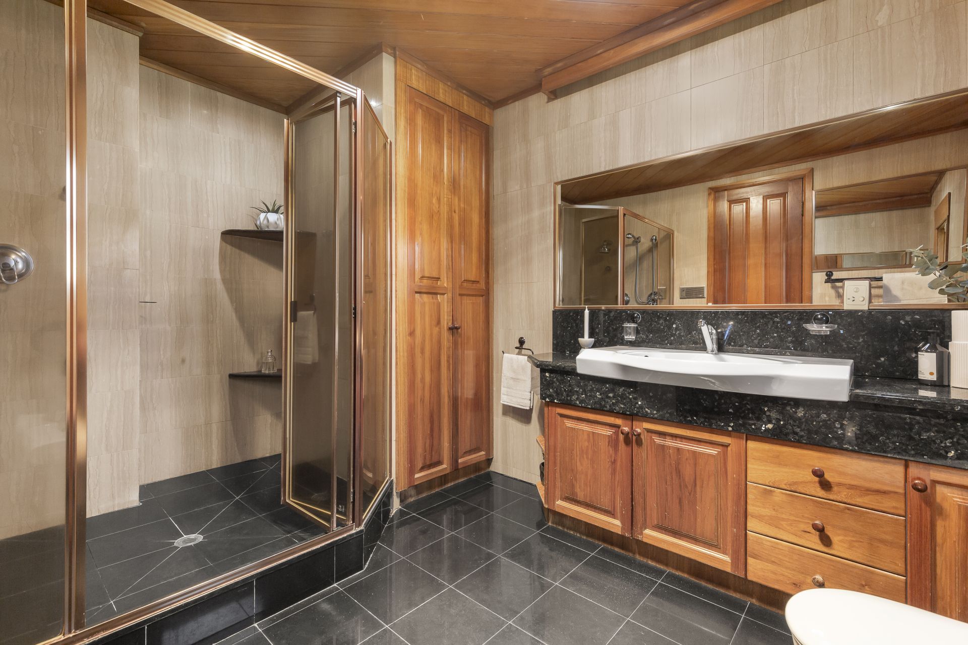 1713m2 in Fairy Hills Precinct