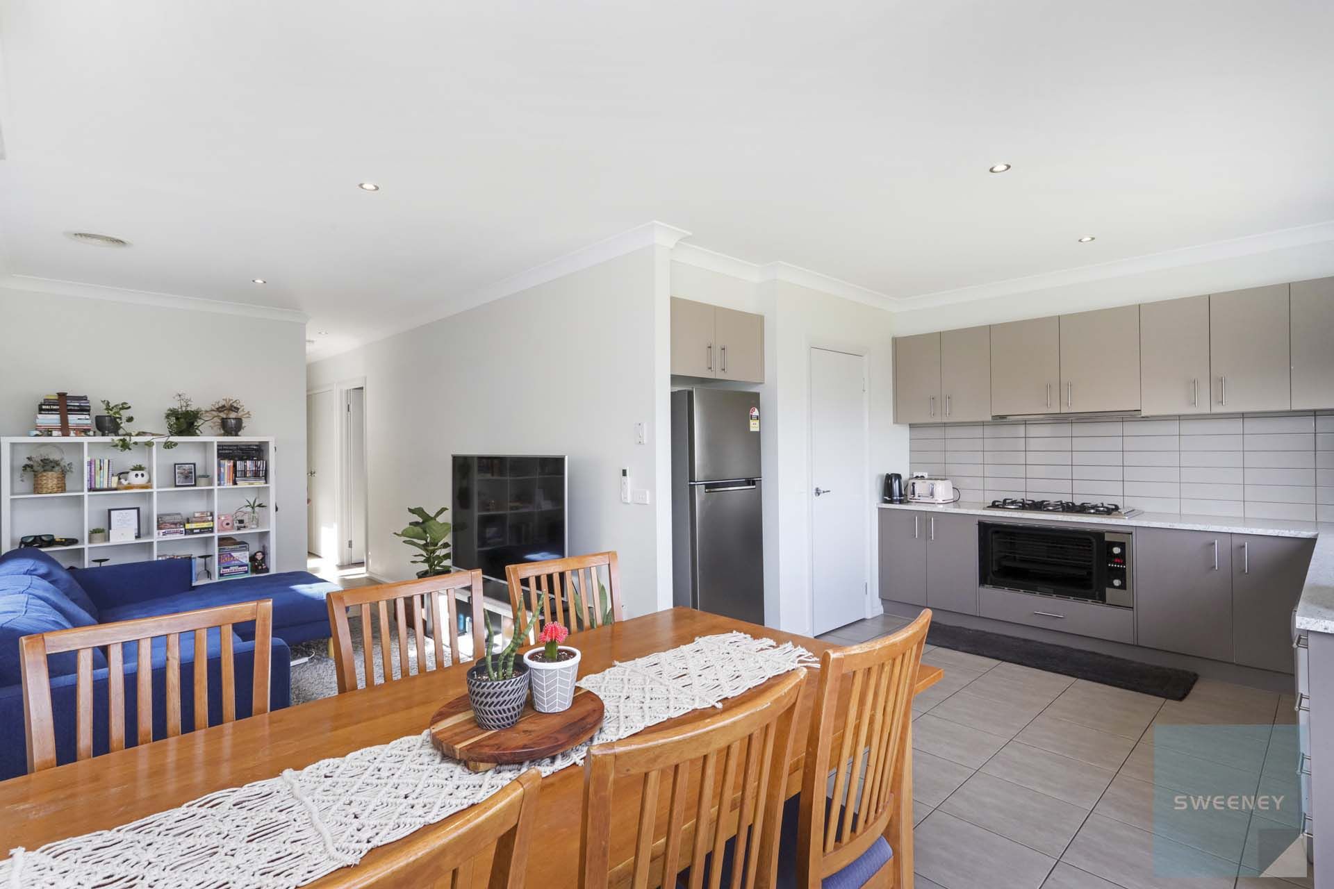 8 Somers Street, Fraser Rise - Thumbnail 5