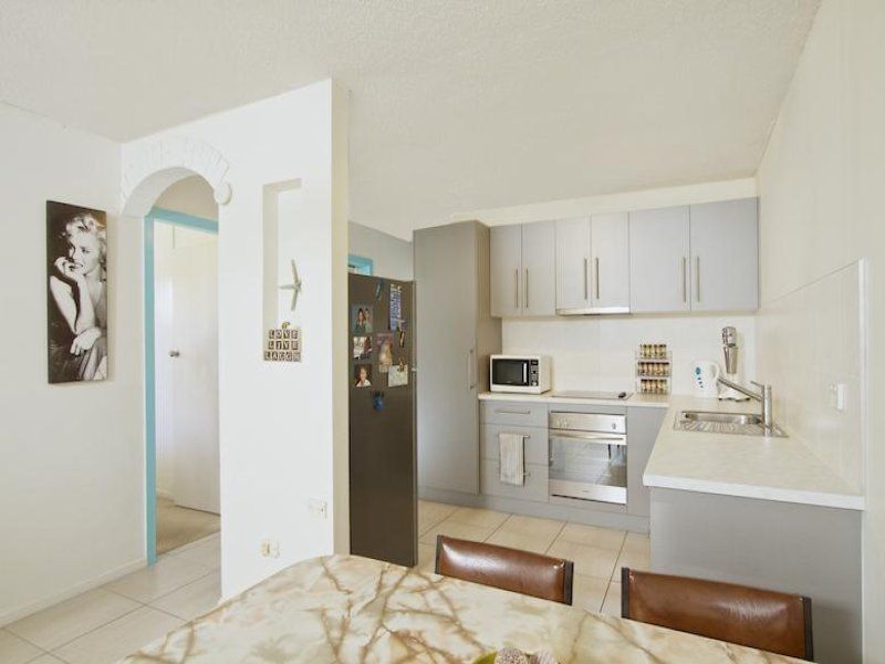 1/13 Coolangatta Road - 48 Winston St 'Lowin Lodge' KIRRA QLD, 'Lowin Lodge' Kirra - Thumbnail 4
