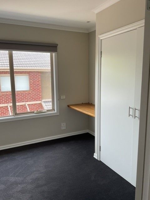 **Modern Townhouse and in a Fabulous Location**
