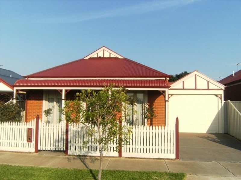 24 Cleland Way, Caroline Springs - Thumbnail 2