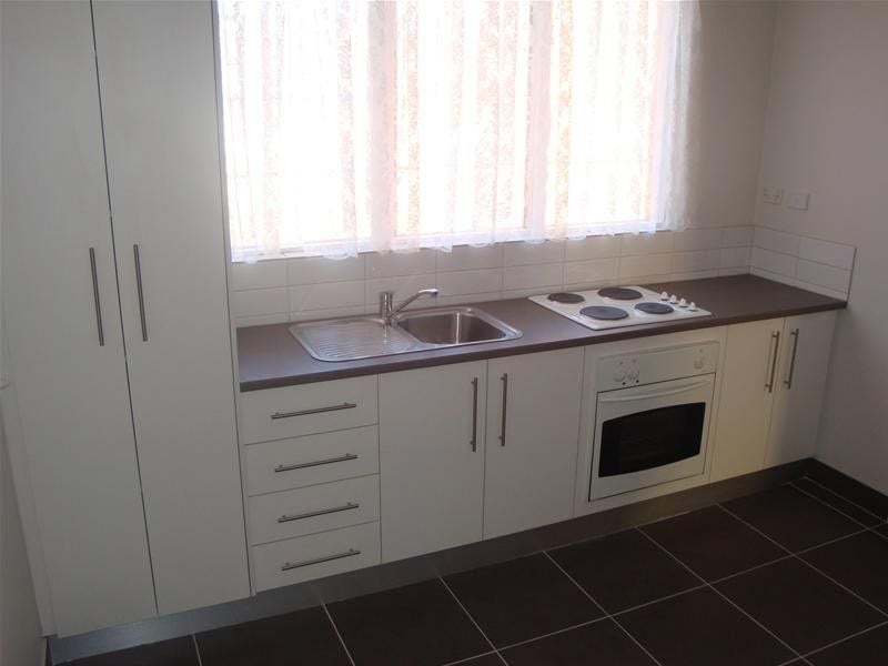 726 Plenty Road, Reservoir