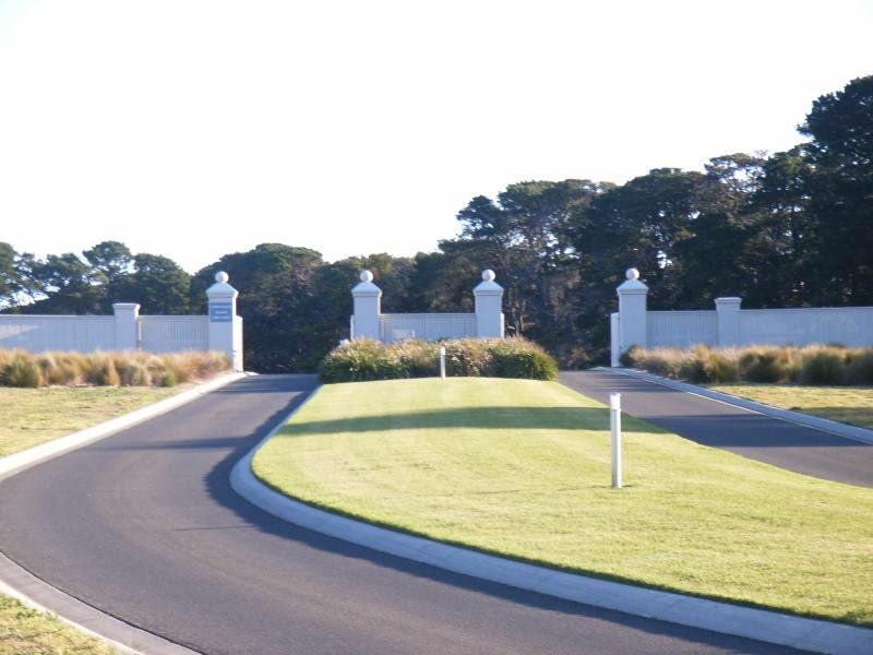 23 Cypress Court BARWON HEADS VIC, Barwon Heads - Thumbnail 3