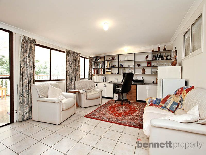 300 Lieutenant Bowen Drive, Bowen Mountain - Thumbnail 5