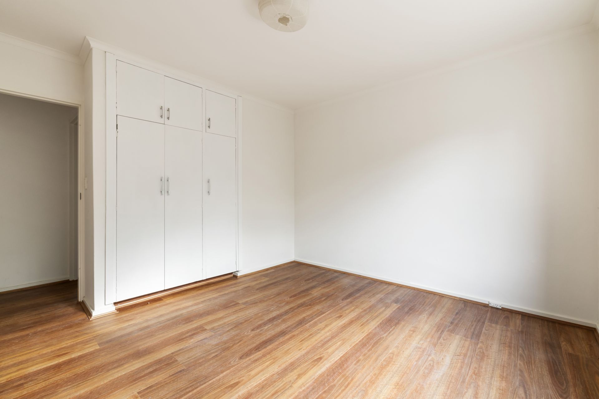 Ground Floor, 2 Bedroom Apartment on Pender Street