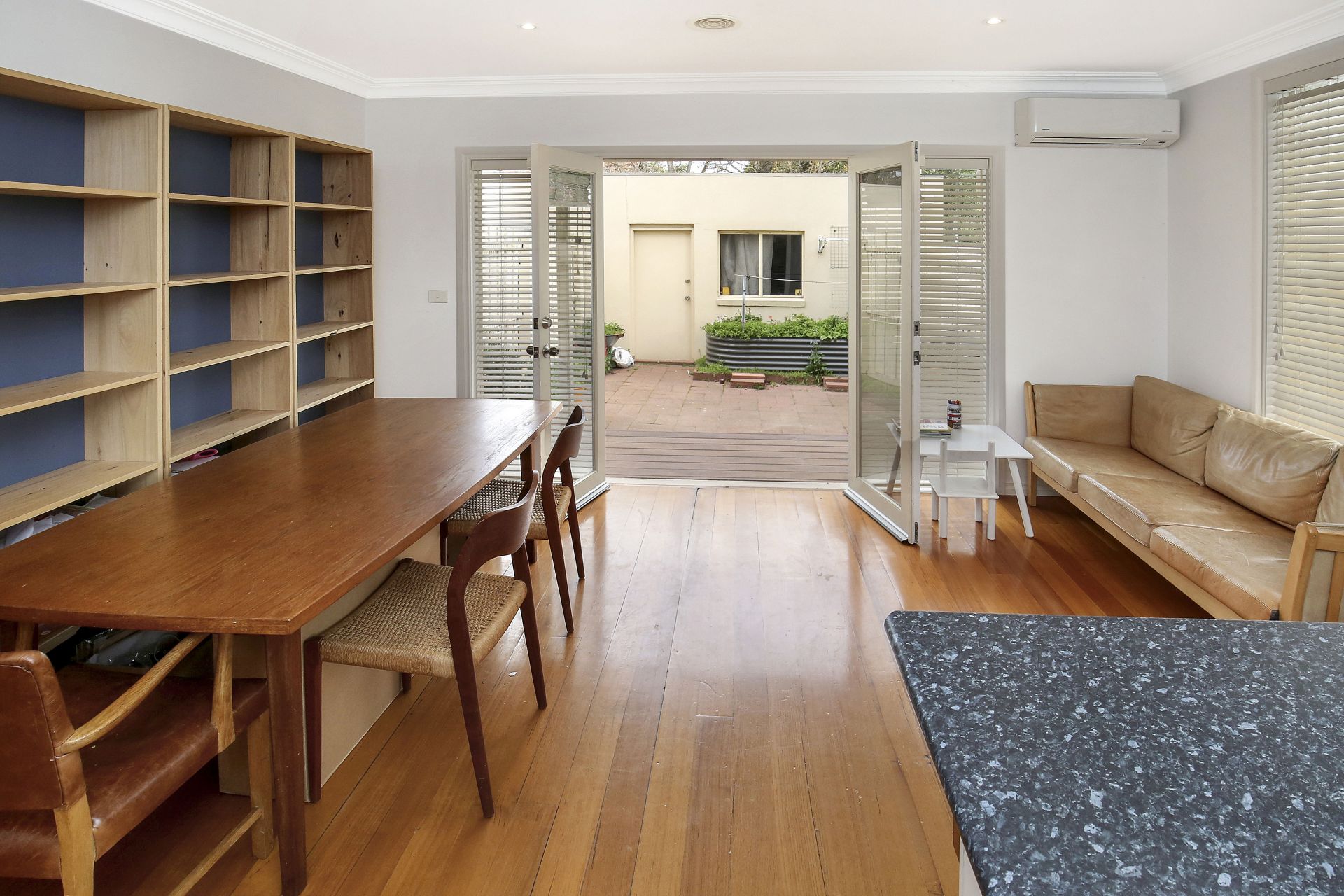 THORNBURY VILLAGE AT YOUR DOORSTEP