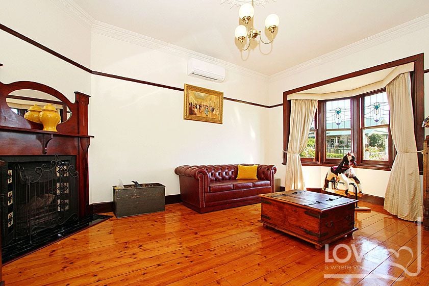 Grand Living In The Heart Of The Oakhill Estate