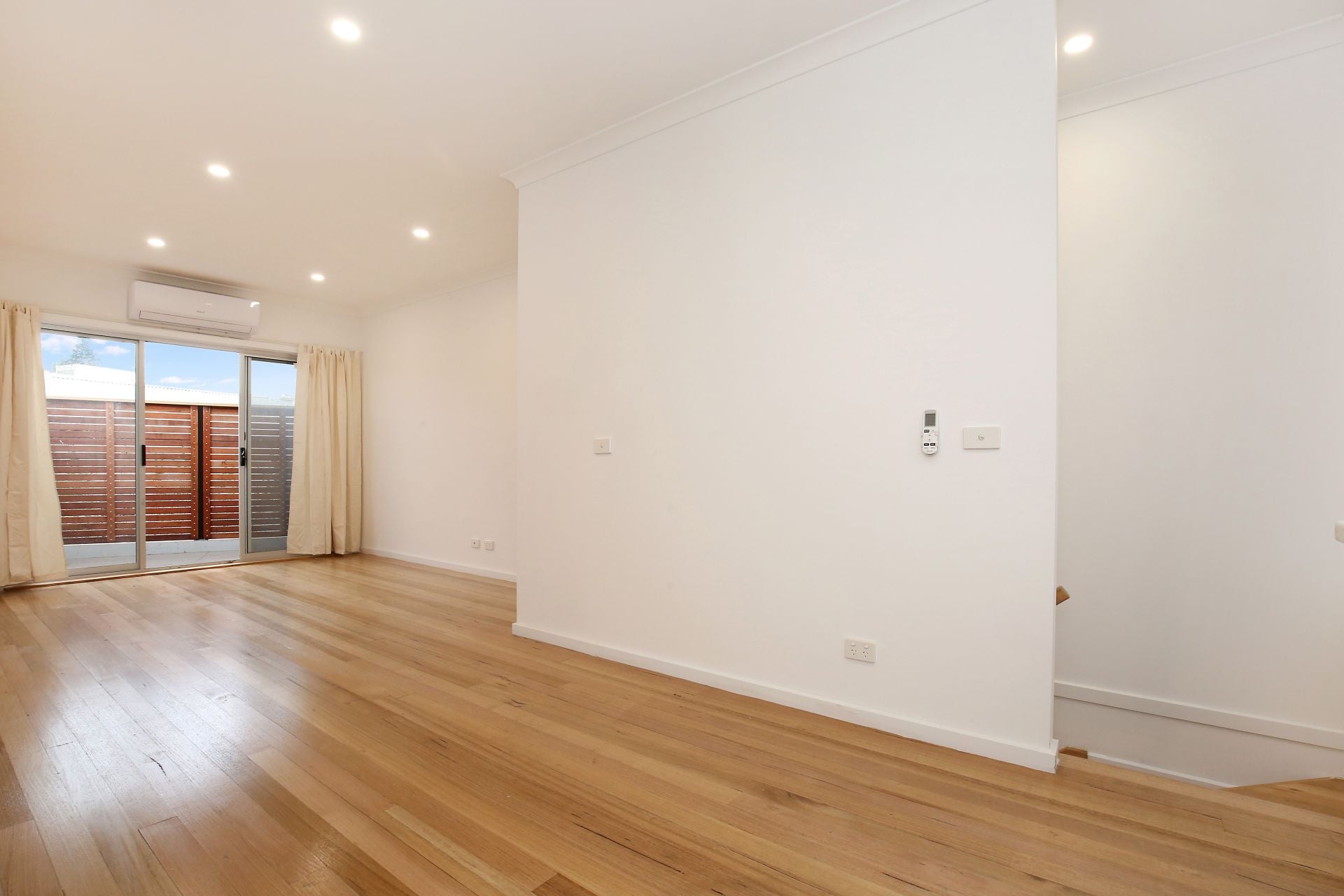 One Bedroom Plus Study Townhouse in Prime Locale!