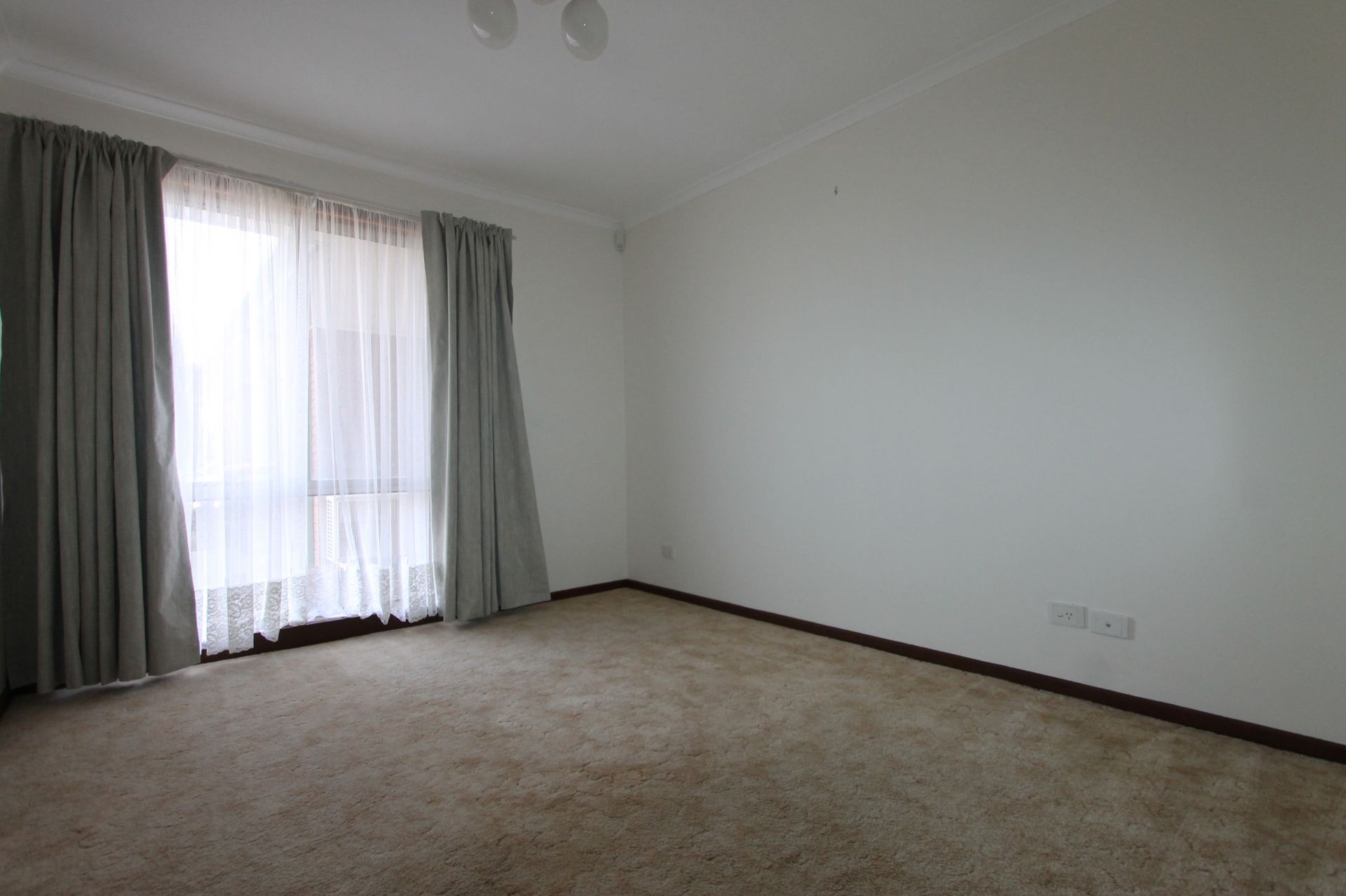 AFFORDABLE, FRESHLY PAINTED WELL KEPT UNIT & ONLY TWO ON THE BLOCK!!