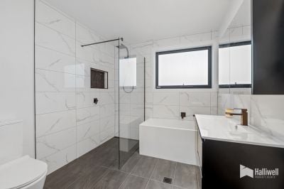 7 Beachrock View, East Devonport, East Devonport - Thumbnail 8