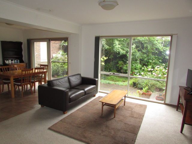 **Great location in picturesque street**