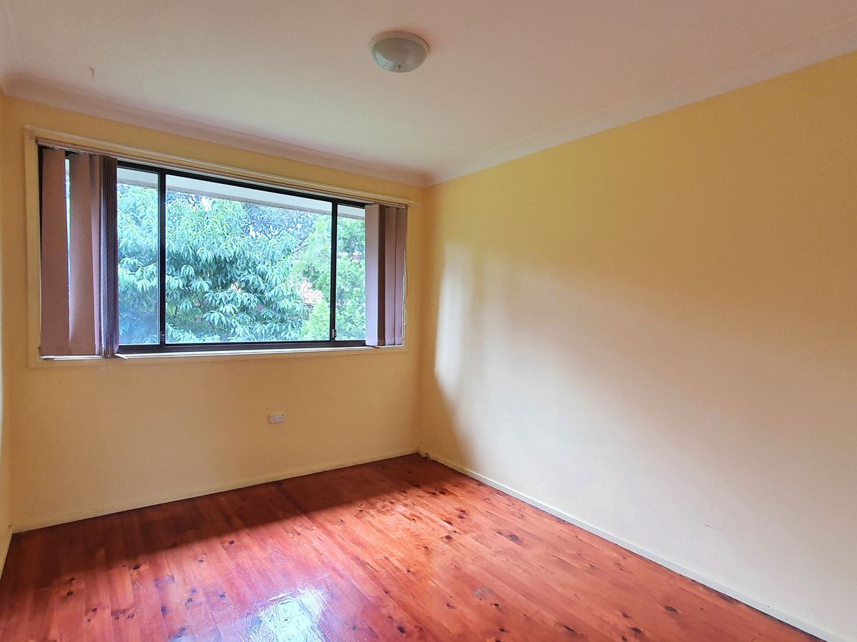 Real Estate For Lease 4 Ray Place Minto , NSW