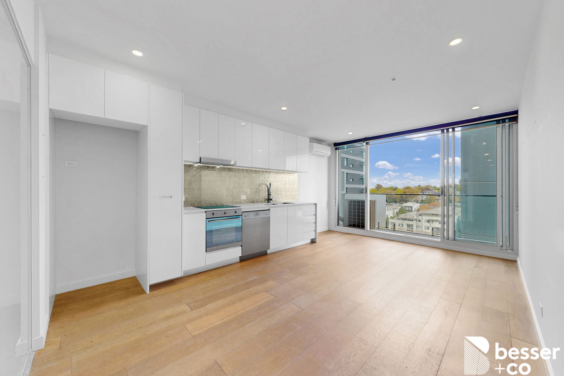 1102/47 Claremont Street, South Yarra - Thumbnail 2