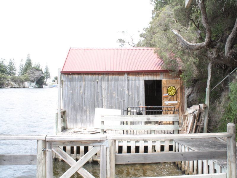 124 Nelson Boat Shed & Landing NELSON VIC, 124 Nelson Boat Shed & Landing Nelson - Thumbnail 4