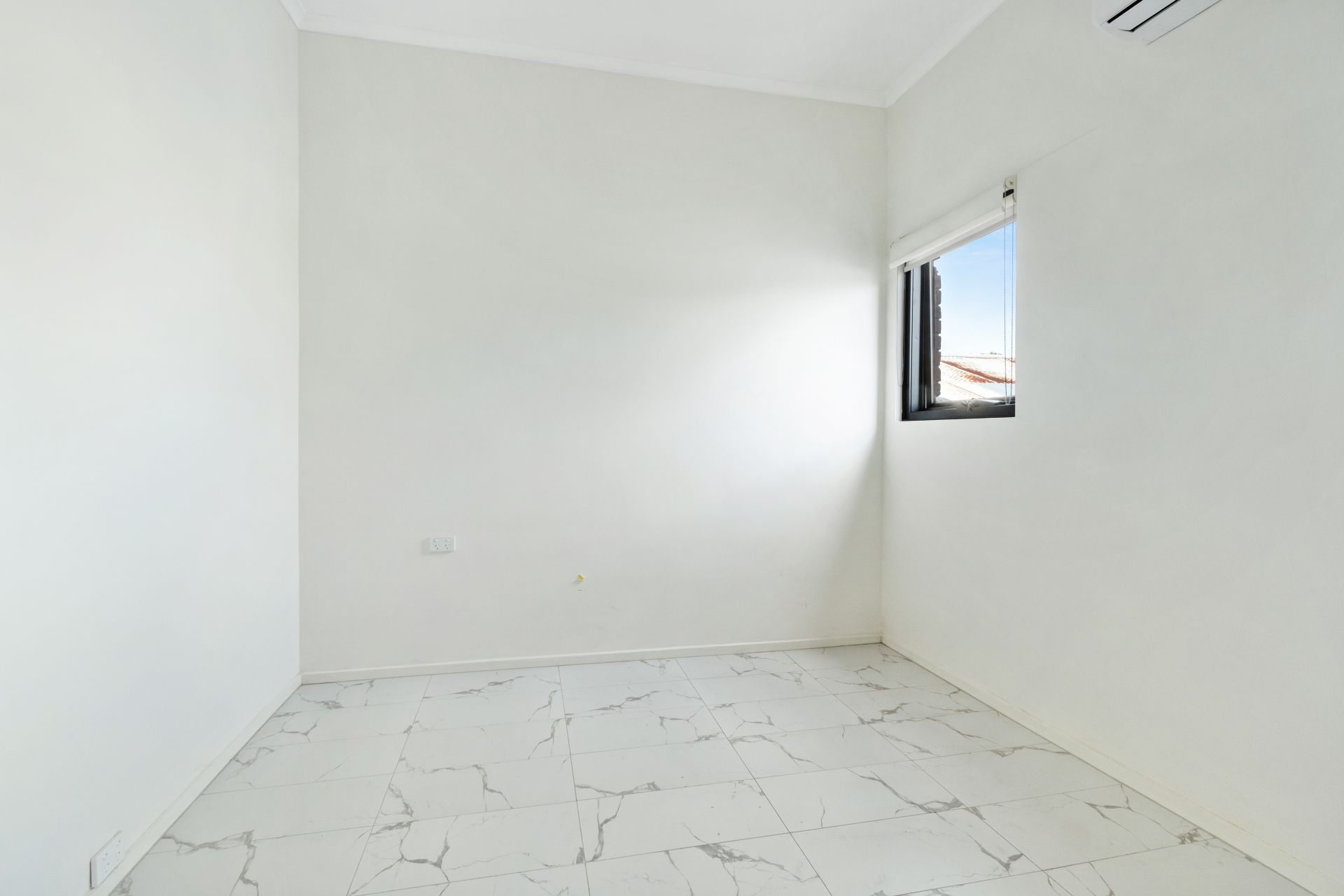 Fully renovated - Oversized Apartment