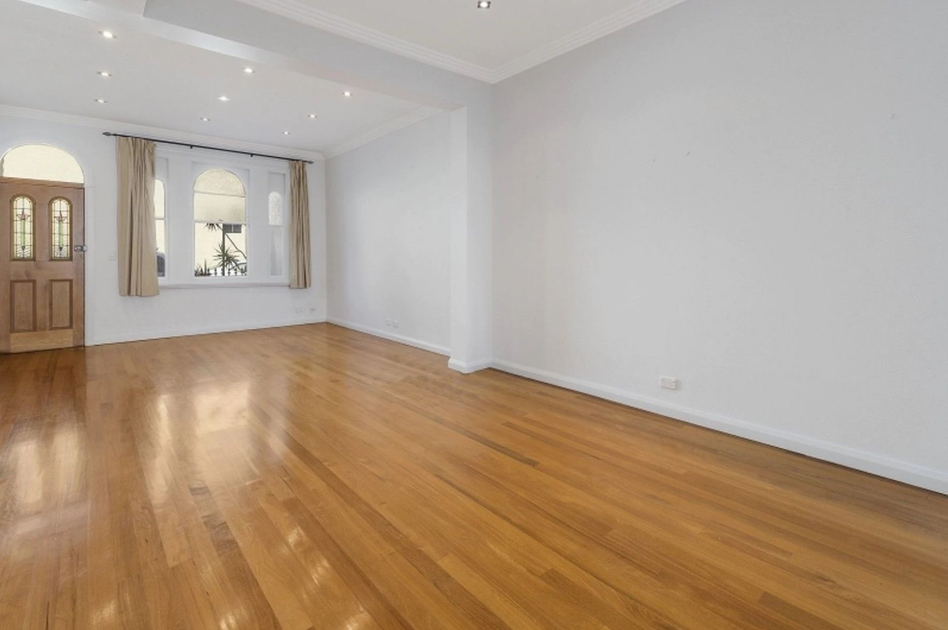 Charming Renovated Terrace