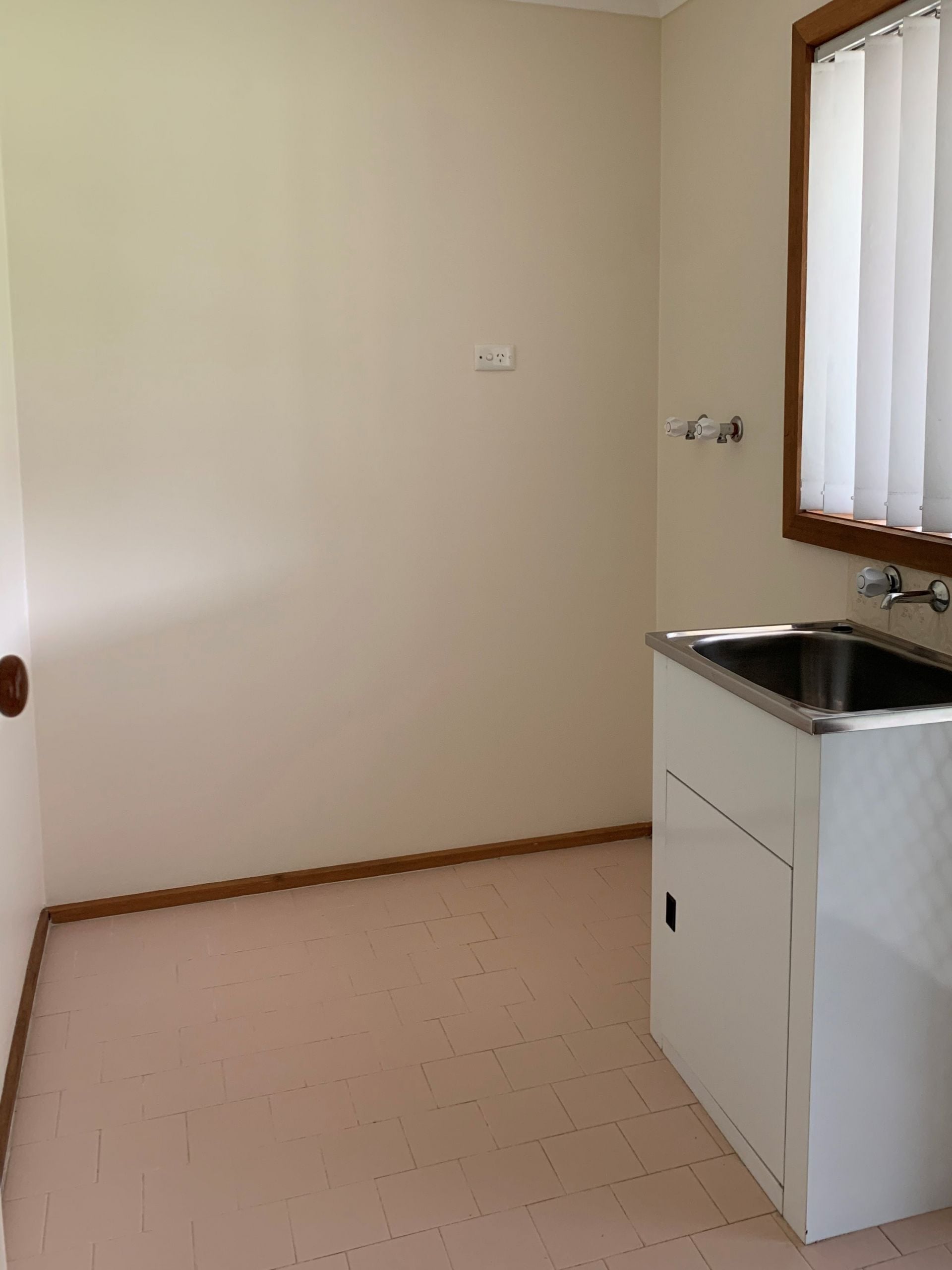 EASY LIVING, IDEAL LOCATION