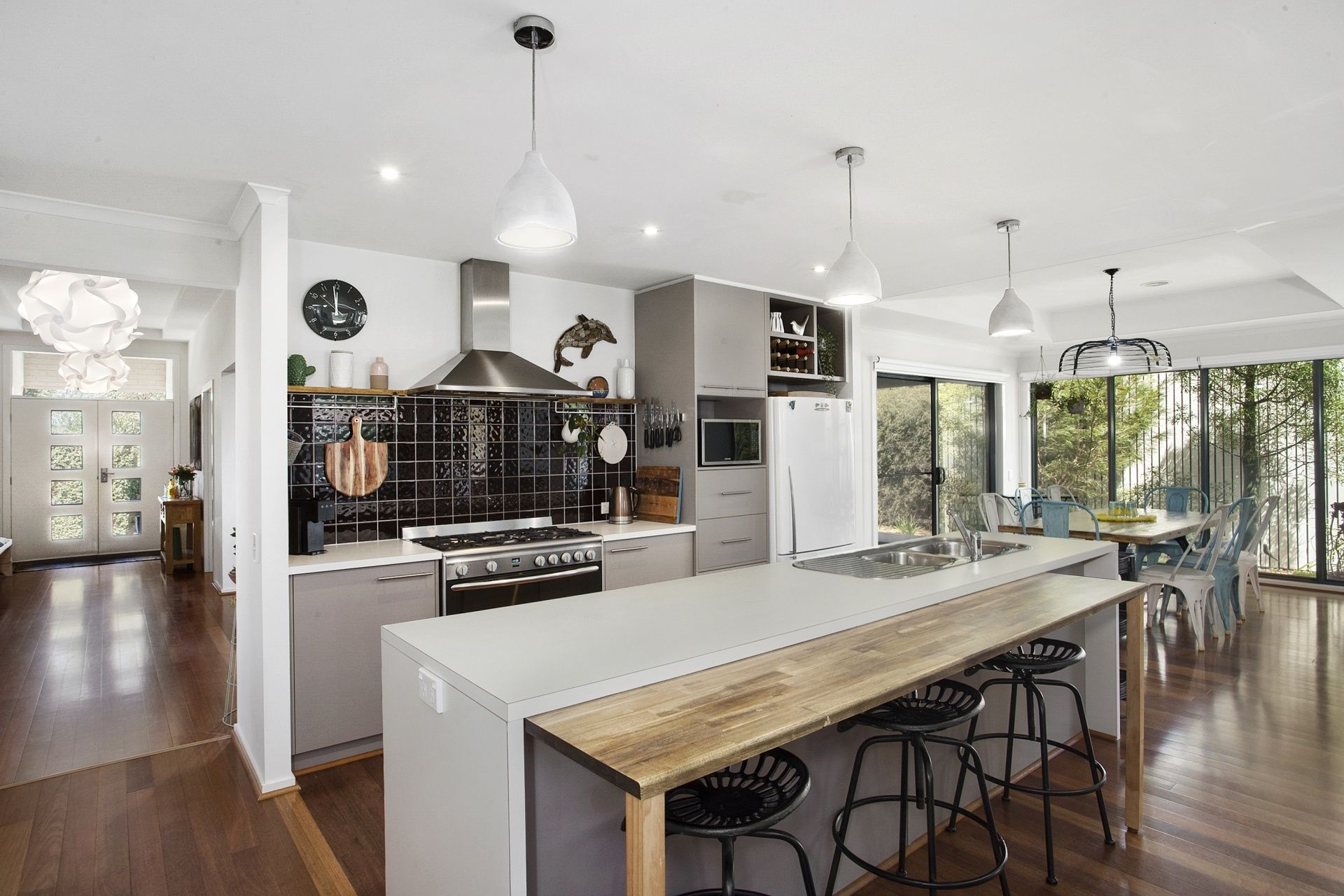 18 Furneaux Close Barwon Heads VIC, Barwon Heads - Thumbnail 2