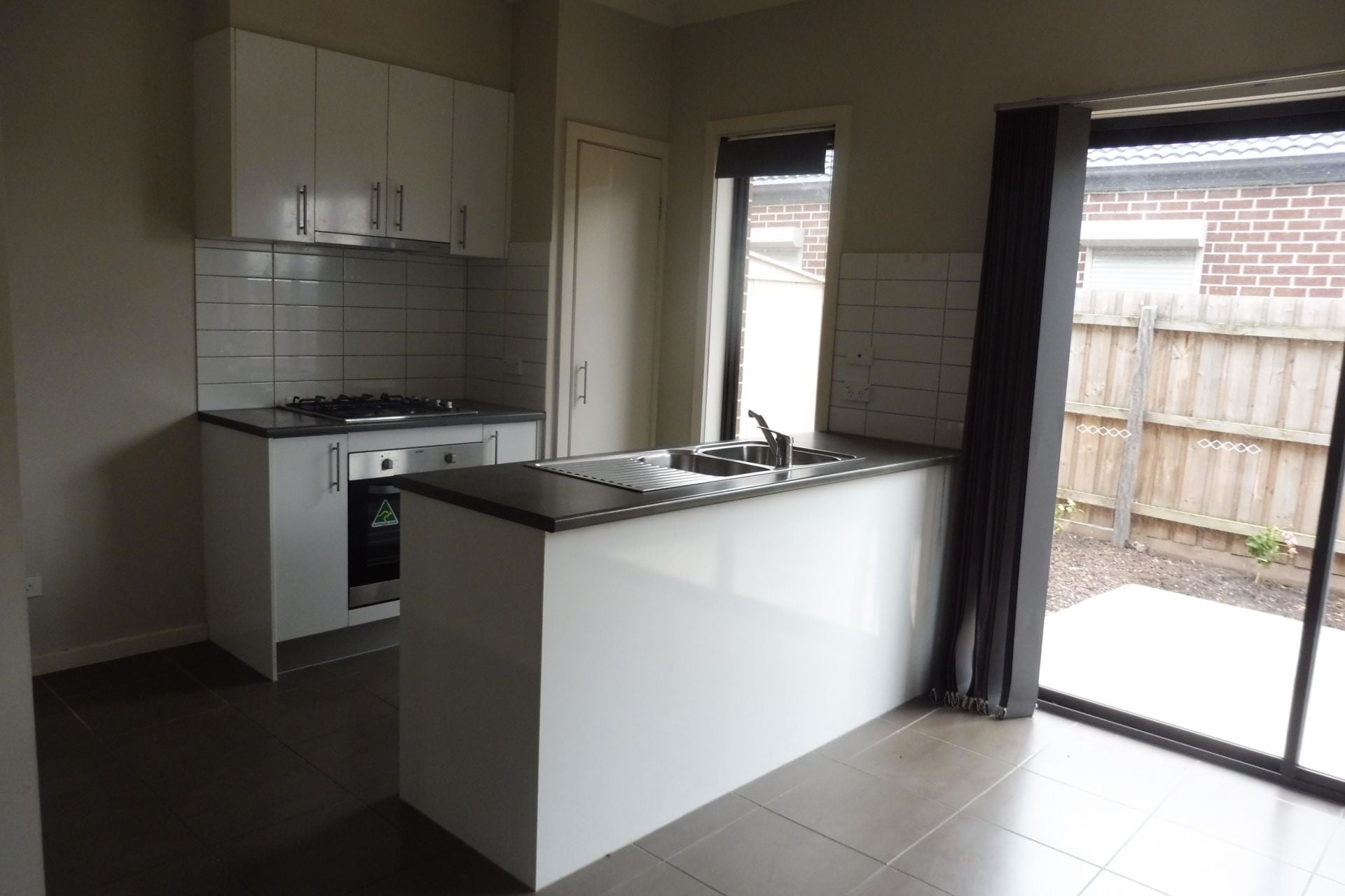 3 BEDROOM TOWNHOUSE.