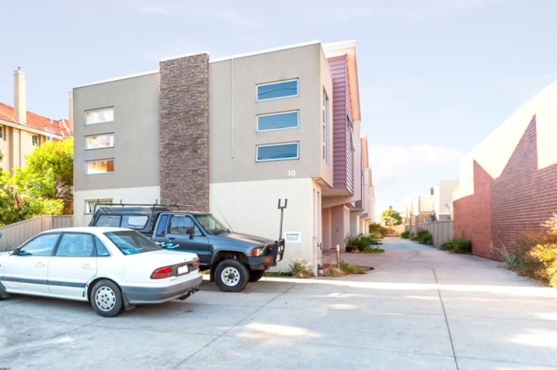1/10 Rosamond Road, Footscray - Thumbnail 2