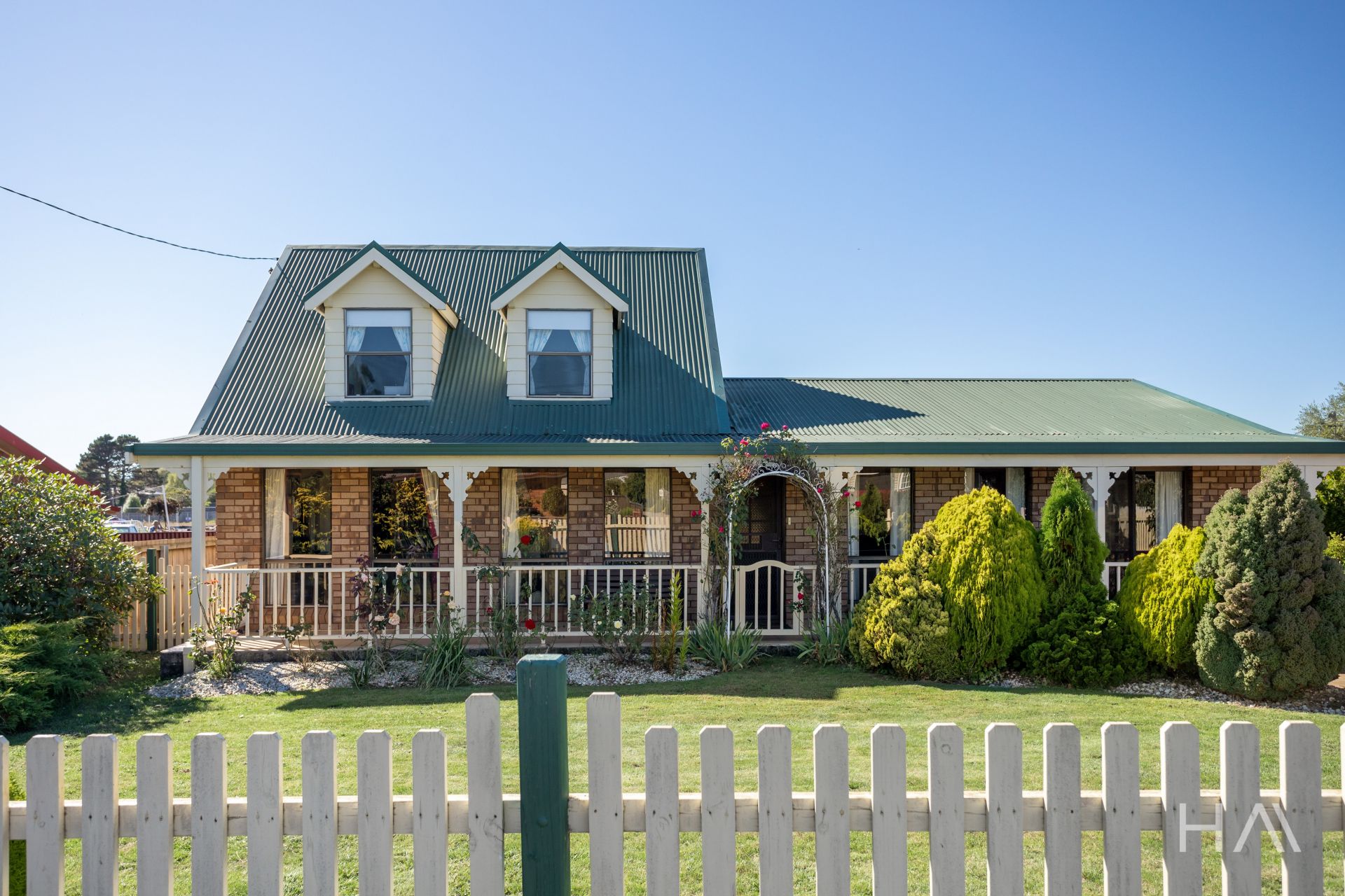 17 Taylor Street Westbury, Westbury - Thumbnail 2