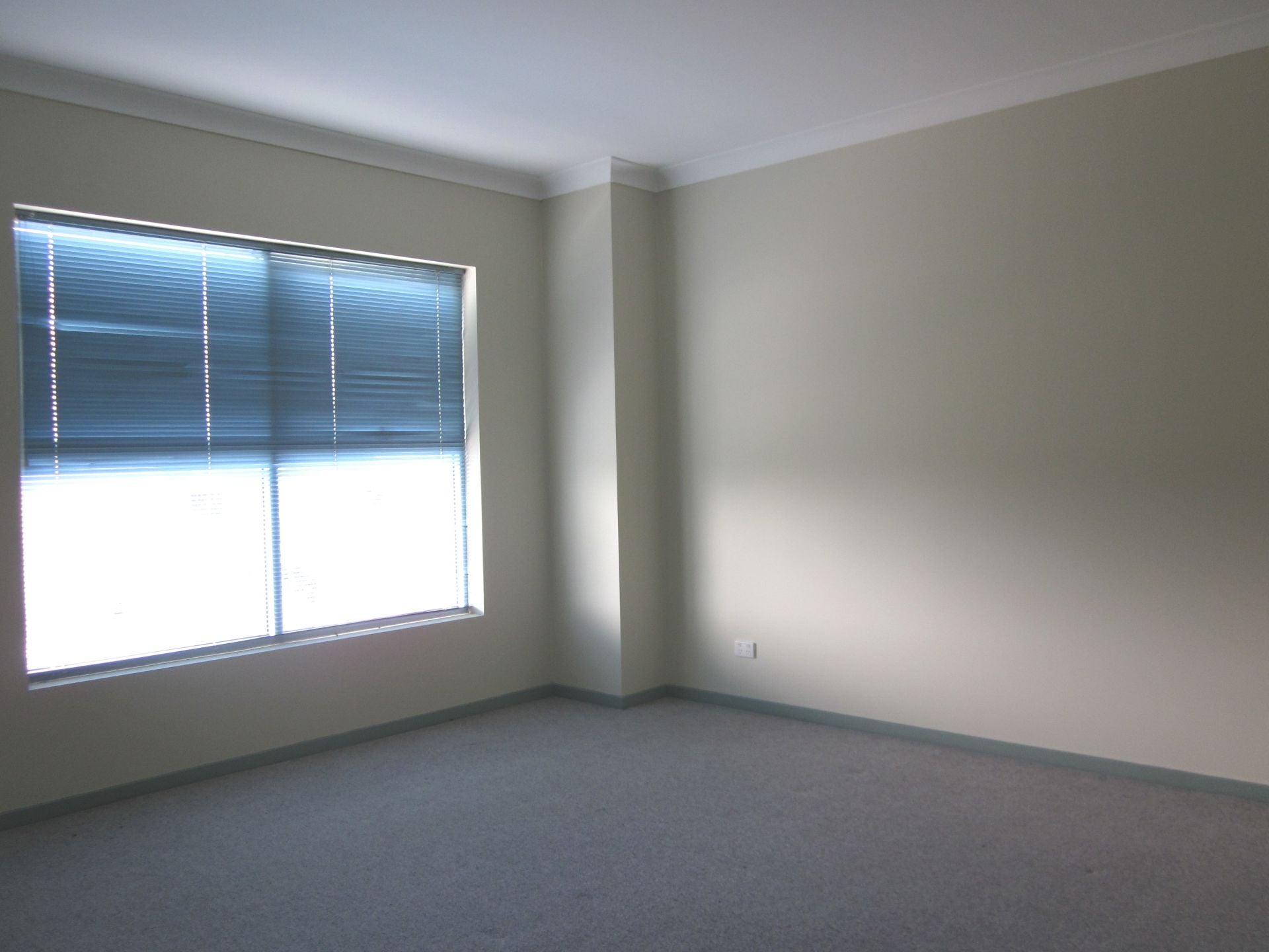 LOW MAINTENANCE LIVING & UTILITY COSTS ALL INCLUDED!   *Insp Tue 2nd Oct @ 4:40pm*
