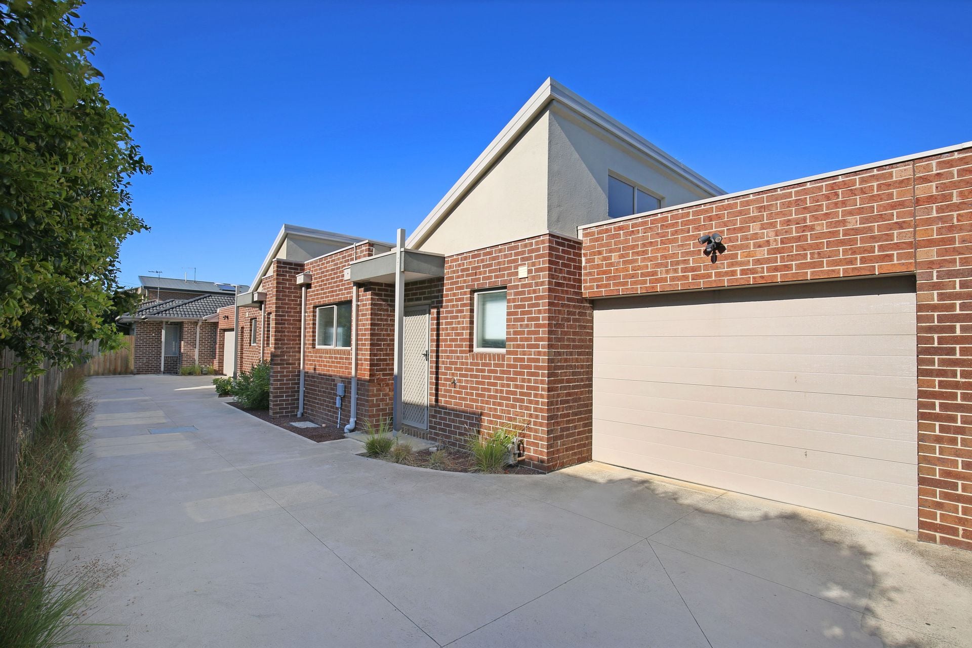 As New Unit in Great Location!