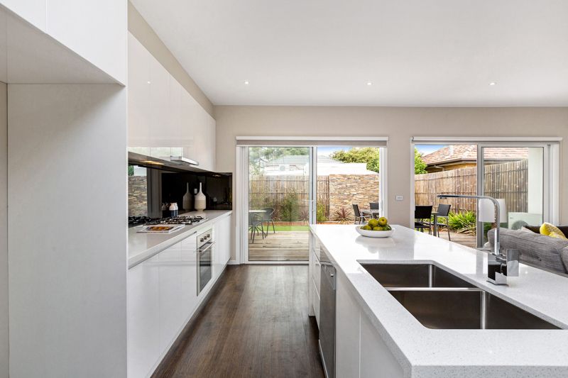 11 Newcastle Street, Yarraville - Thumbnail 7