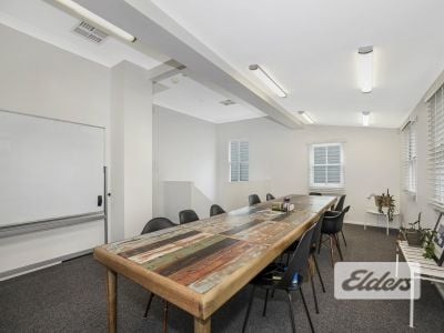 HIGH GRADE REFURBISHED OFFICE WITH 6 CAR PARKS!