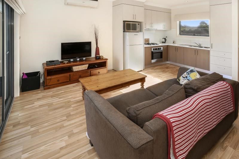 NEAT AND COSY!