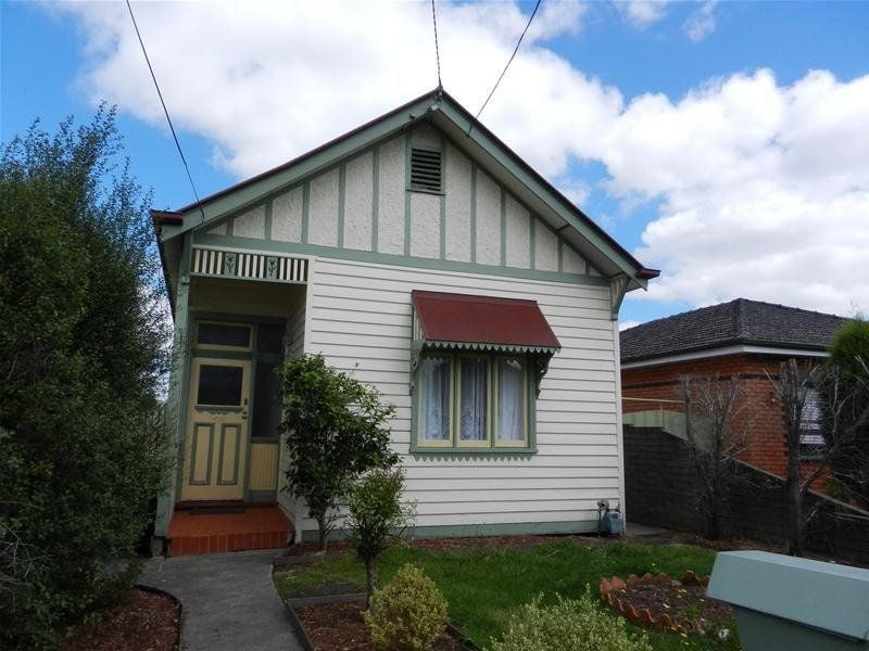 11 Compton Street, Reservoir